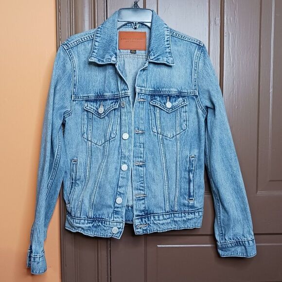 Lucky Brand Women's size S/P Tomboy Trucker Denim Button Jean Jacket - Picture 1 of 10